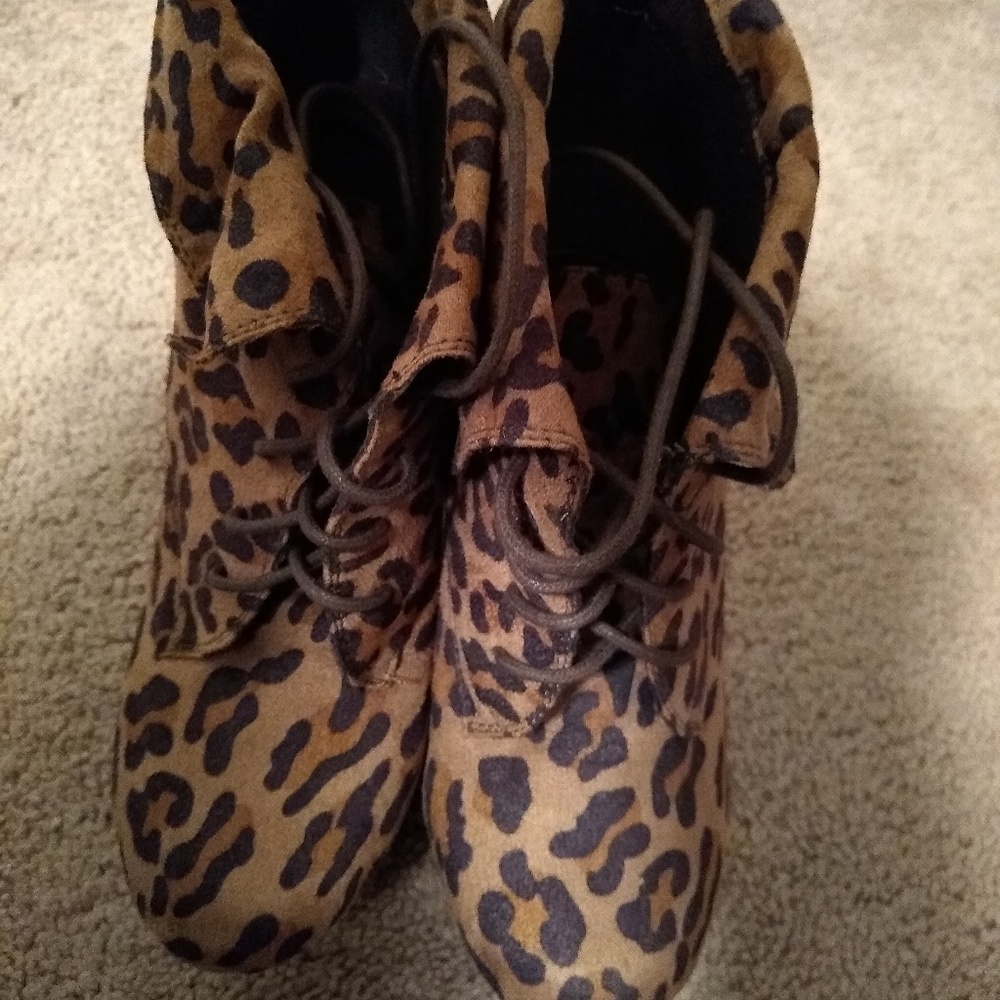 Breckelles leopard print ankle boots - Picture 2 of 3
